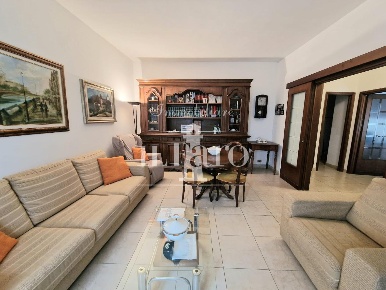 Foto Appartamento a Campi Bisenzio Centro di 120 m² con 5 locali in vendita