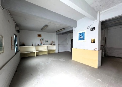 Foto Locale commerciale a Santa Croce sull'Arno Centro di 80 m² in vendita