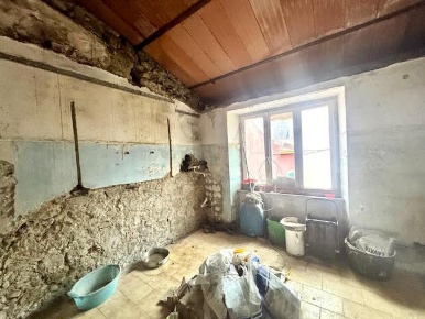 Foto Casa indipendente a Castelnuovo Magra Centro di 150 m² con 9 locali