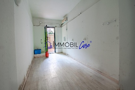 Foto Locale commerciale a Livorno Attias - Marconi di 33 m² con 1 locali