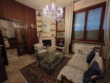 Foto Casa indipendente a Fucecchio Centro di 270 m² con 8 locali in vendita