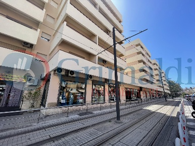 Foto Negozio in Via Catania 467, Messina Provinciale di 130 m² con 1 locali