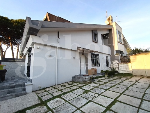 casa indipendente in vendita ad Anzio in zona Villa Claudia