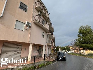 Foto Appartamento in Via Aldo Moro 56, Librizzi di 90 m² con 3 locali