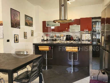 Foto Casa indipendente in Via Garibaldi 2, Sasso Marconi Centro di 160 m²