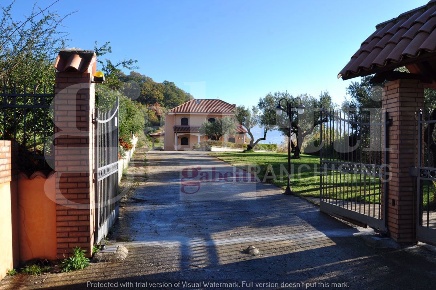 Foto Villa unifamiliare in Via Luigi Pirandello 6, Rende Surdo di 350 m²