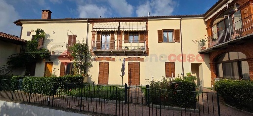 Foto Appartamento in Via Pascarenghi 17, Frossasco Centro di 70 m²