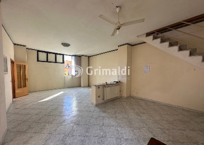 Foto Duplex in Via Giacomo Leopardi 6, Acerra Centro di 150 m² con 4 locali