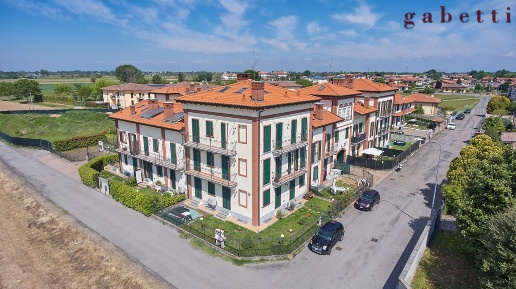 Foto Attico in Via giuseppe garibaldi 75, Magenta Centro di 233 m²