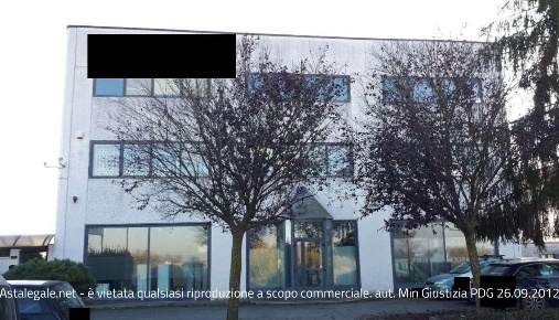 Foto Locale commerciale in Via Brandizzo, Volpiano in vendita