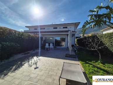 Foto Villa unifamiliare a Carini Torre Muzza di 135 m² con 5 locali