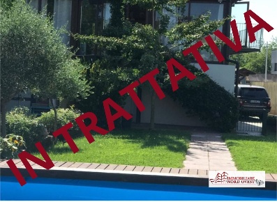 Foto Villa unifamiliare in Via Francesco Restelli, Sedriano Centro