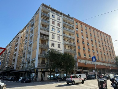 Foto Appartamento in VIA DELL'ACQUA BULLICANTE, Roma di 70 m² con 3 locali