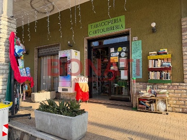 Foto Attività commerciale in Via Brigate Partigiane 120, Follo di 30 m²