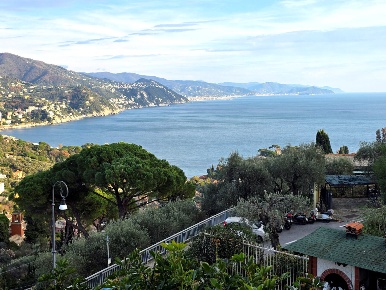 Foto Appartamento in Via privata del Poggetto 6, Rapallo di 90 m²