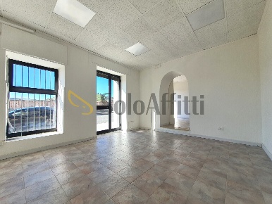 Foto Locale commerciale in Viale degli Angioini 101, Catanzaro Sala