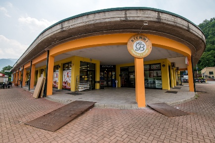 Foto Attività commerciale in VIA MAGNO  20F, Sabbio Chiese di 300 m²