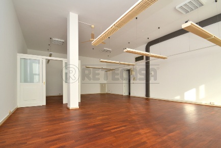 Foto Locale commerciale a Cornedo Vicentino Centro di 85 m² con 1 locali