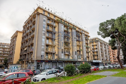 Foto Appartamento in Piazza dei Consoli, Roma di 110 m² con 4 locali