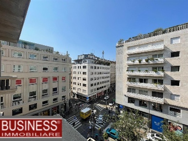 Foto Appartamento in Piazza Santa Maria Beltrade, Milano Duomo di 220 m²