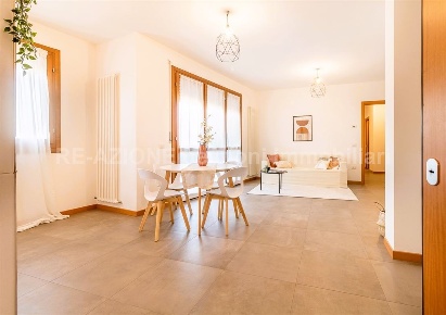 Foto Appartamento in Via Roma, Carmignano di Brenta Centro di 103 m²