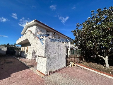 Foto Villa unifamiliare in VIA ALICUDI, Siracusa Arenella con 6 locali