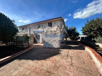 Foto Villa unifamiliare in via alicudi, Siracusa Arenella con 6 locali