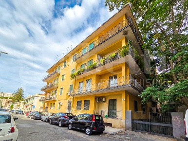 Foto Appartamento in Via Acqua del Conte 14, Messina Tirone di 140 m²