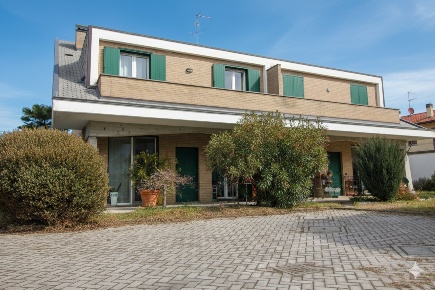 Foto Villa unifamiliare in Via sant'ambrogio 11, Rescaldina di 186 m²