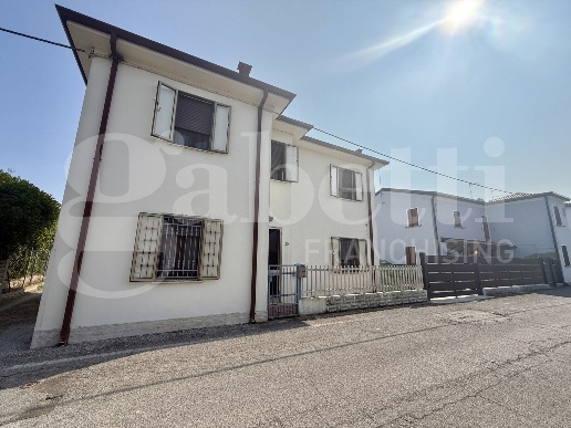 casa indipendente in vendita a Rovigo in zona Boara Polesine