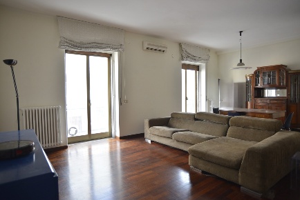 Foto Appartamento in Via marchese di montrone 63, Bari Murat di 98 m²