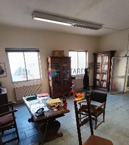Foto Ufficio a Livorno Porto di 150 m² con 4 locali in vendita