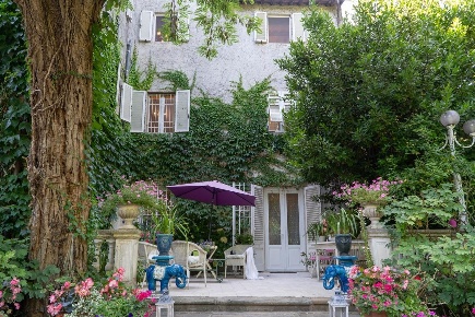 Foto Villa unifamiliare a Vicopisano Centro di 730 m² con 7 locali