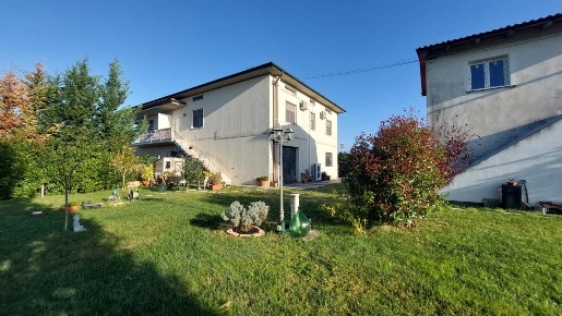 Foto Appartamento a Santa Maria a Monte di 200 m² con 5 locali in vendita