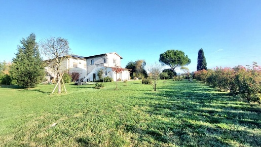 Foto Appartamento a Santa Maria a Monte di 200 m² con 5 locali in vendita