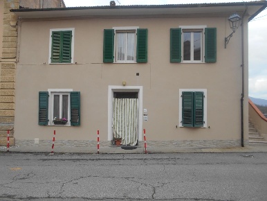 Foto Villa bifamiliare a Santa Maria a Monte Montecalvoli di 115 m²