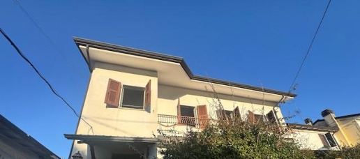 Foto Villa bifamiliare a Carrara Perticata, Bonascola, Nazzano di 180 m²
