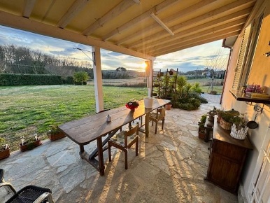 Foto Villa unifamiliare a Collesalvetti di 123 m² con 4 locali in vendita