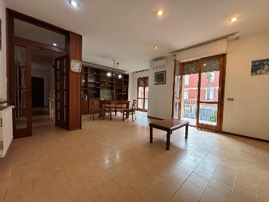 Foto Appartamento a Castelfiorentino Centro di 113 m² con 5 locali