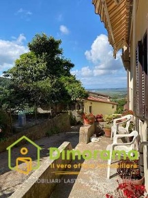 Foto Appartamento in VIA DI MUTINO, Lucca Chiatri - Piazzano di 85 m²