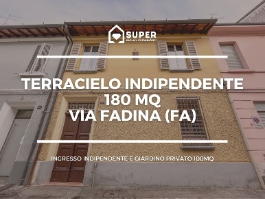 Foto Villa unifamiliare a Faenza di 177 m² con 5 locali in vendita