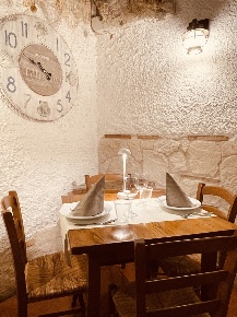 Foto Locale commerciale in Via Enrico Cialdini, Sirolo Centro di 50 m²