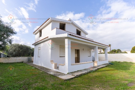 Foto Villa singola a Siracusa Fontane Bianche di 165 m² con 6 locali