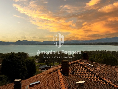 Foto Appartamento in Piazza Dante Alighieri, Castiglione del Lago Centro