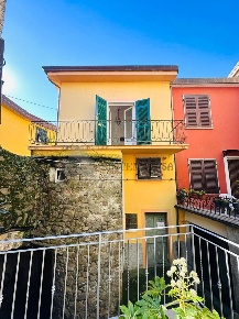 Foto Rustico in Via San Croce 10, Follo Carnea di 60 m² con 35 locali