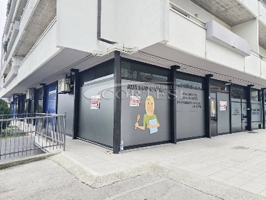 Foto Locale commerciale a Umbertide di 75 m² con 3 locali in affitto