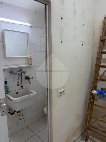 Foto Negozio in VIA DEI TERMINI, Siena di 19 m² con 2 locali in affitto