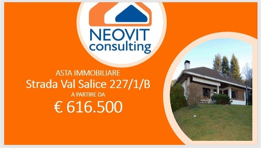 Foto Villa unifamiliare a Torino di 729 m² con 13 locali in vendita