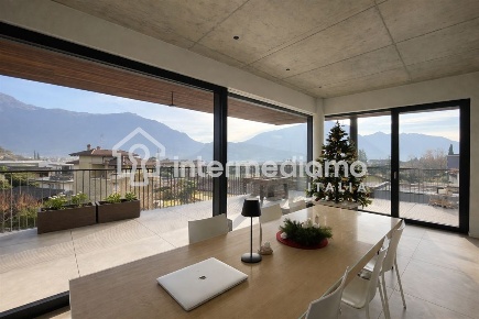 Foto Attico a Riva del Garda di 245 m² con 5 locali in vendita