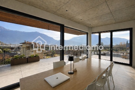 Foto Attico a Riva del Garda di 245 m² con 5 locali in vendita